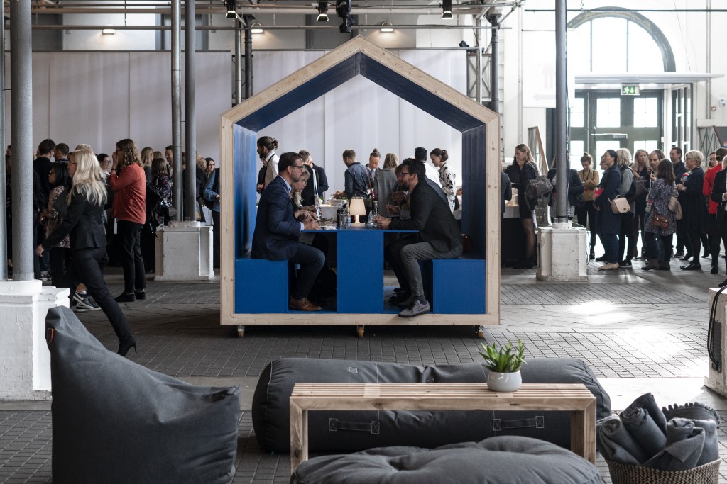 Tomorrow's urban travel 2018