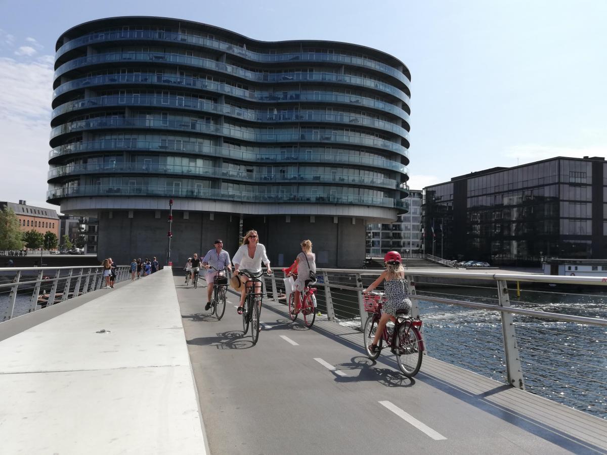 Architecture bike tour with beCopenhagen