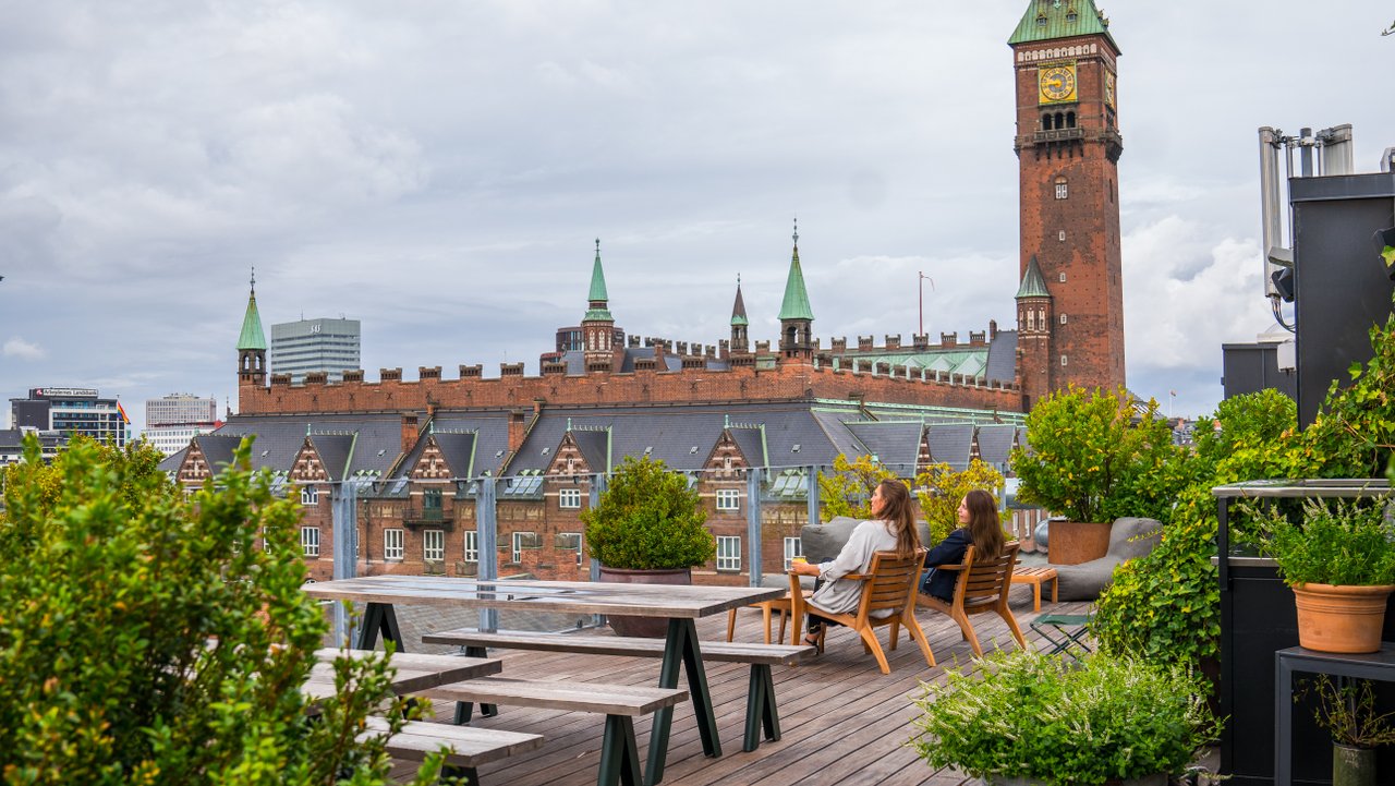 Meeting copenhagen town hall square