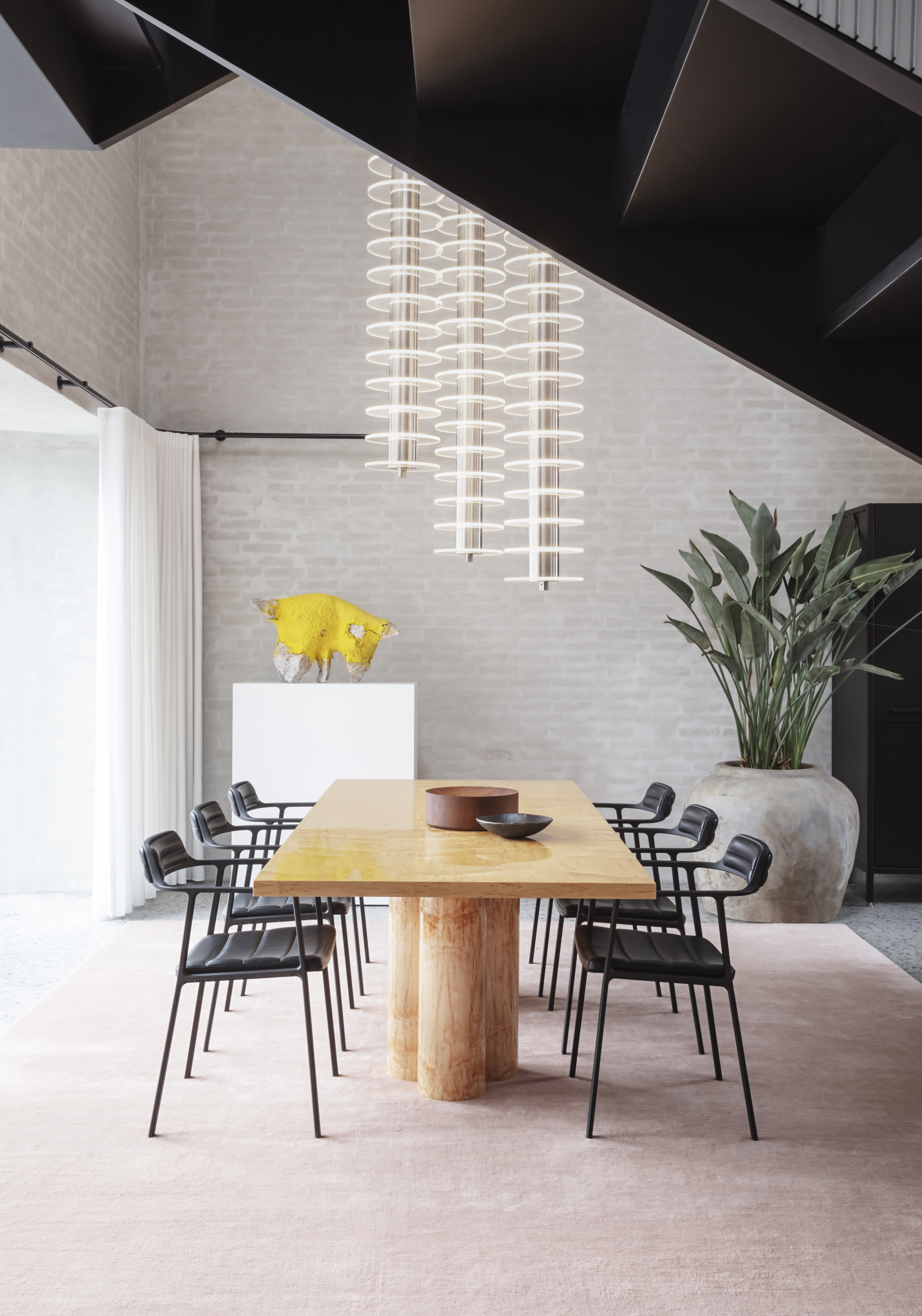 ChimneyHouse-Dinningroom02 (1).jpg