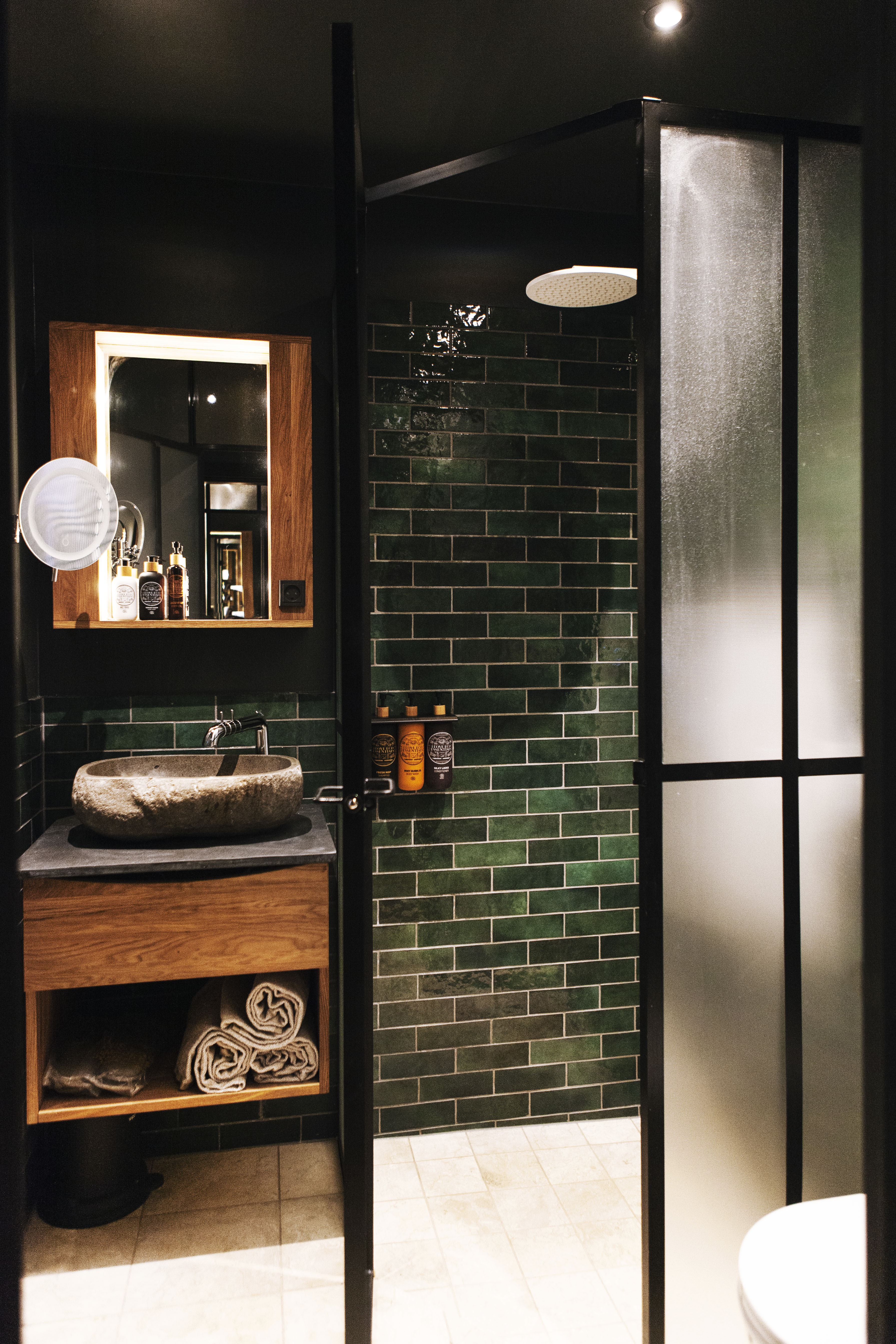 MDK - Orbital showers