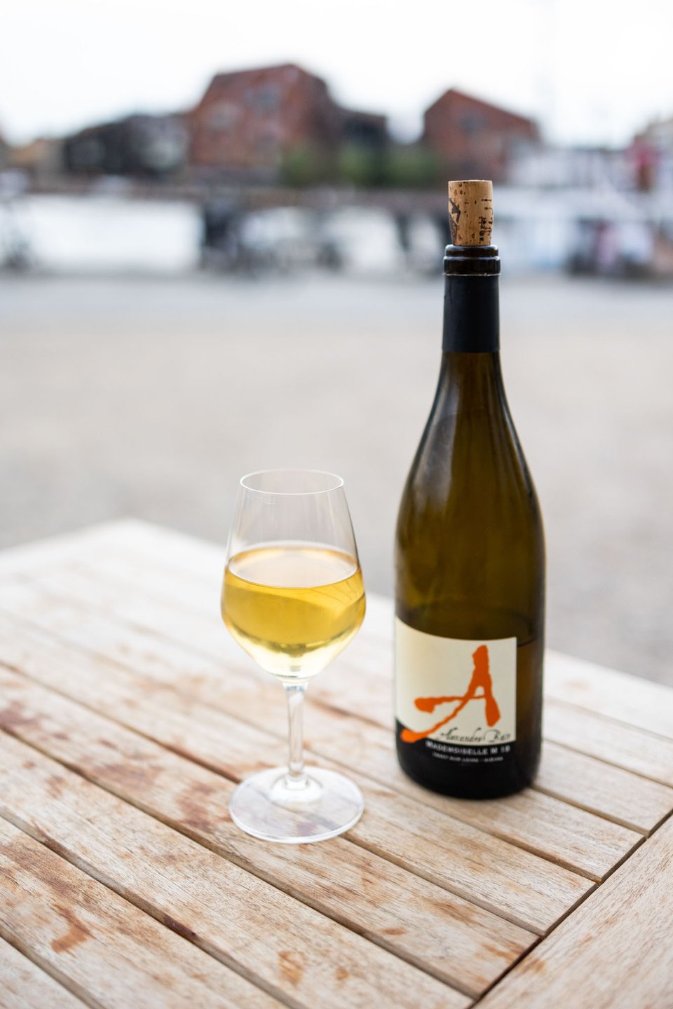 Drinks with a harbour view - Den Vandrette