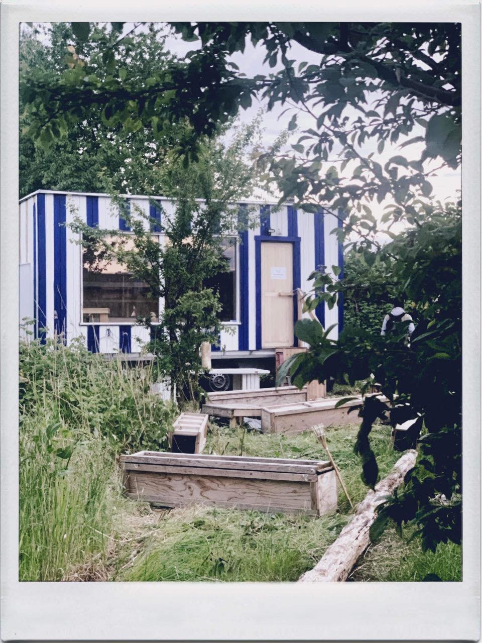 Saunas and hot tubs by the water - Just Sauna