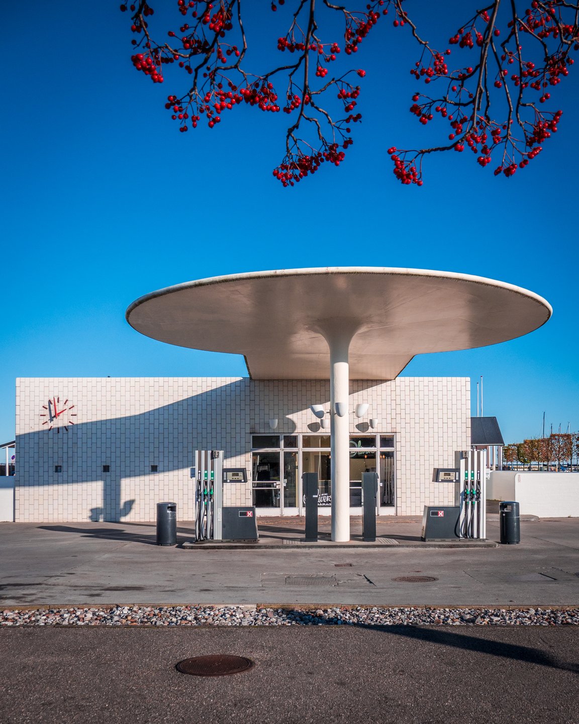 Eat by the water - Oliver's Garage at Skovshoved