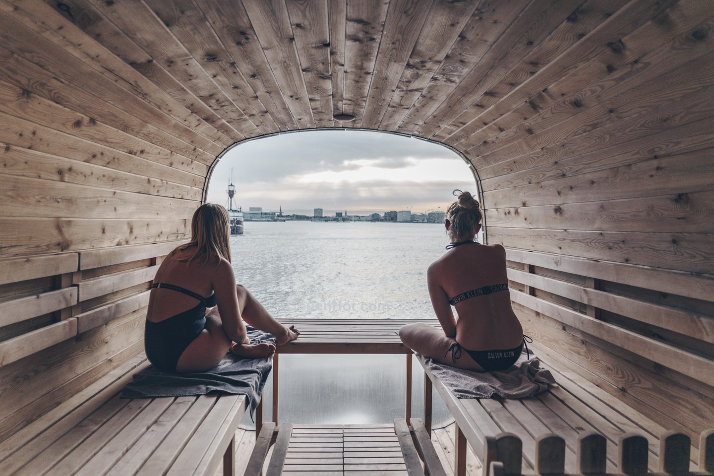Saunas and hot tubs by the water - La Banchina
