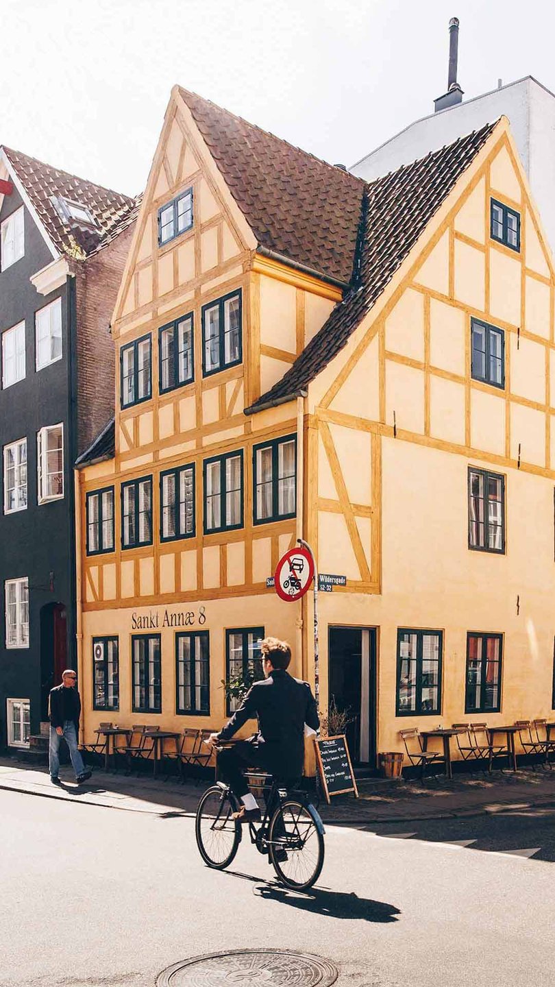 Biker in the sun in Christianshavn