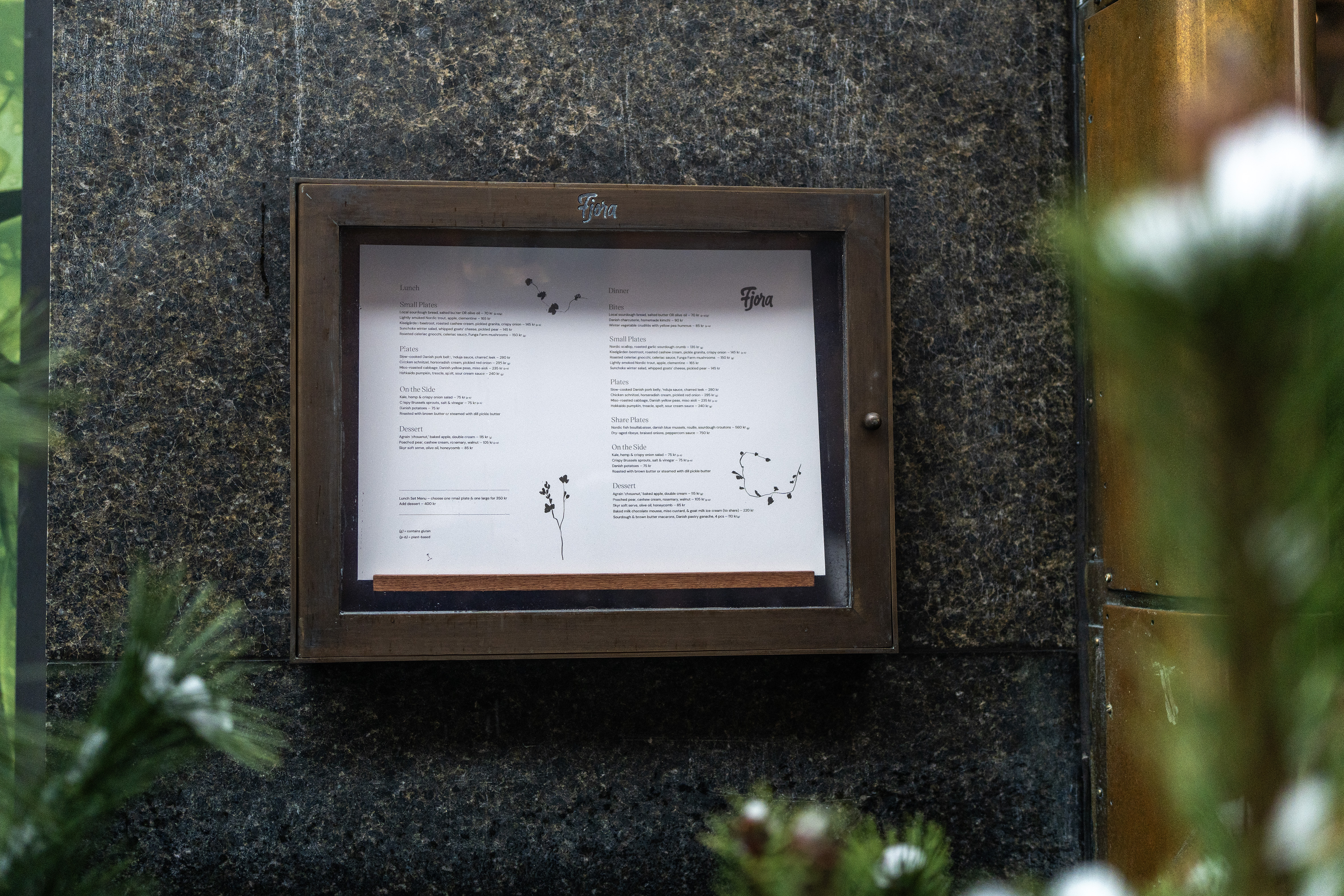 MWC case story - Bording & 1 Hotel - sign