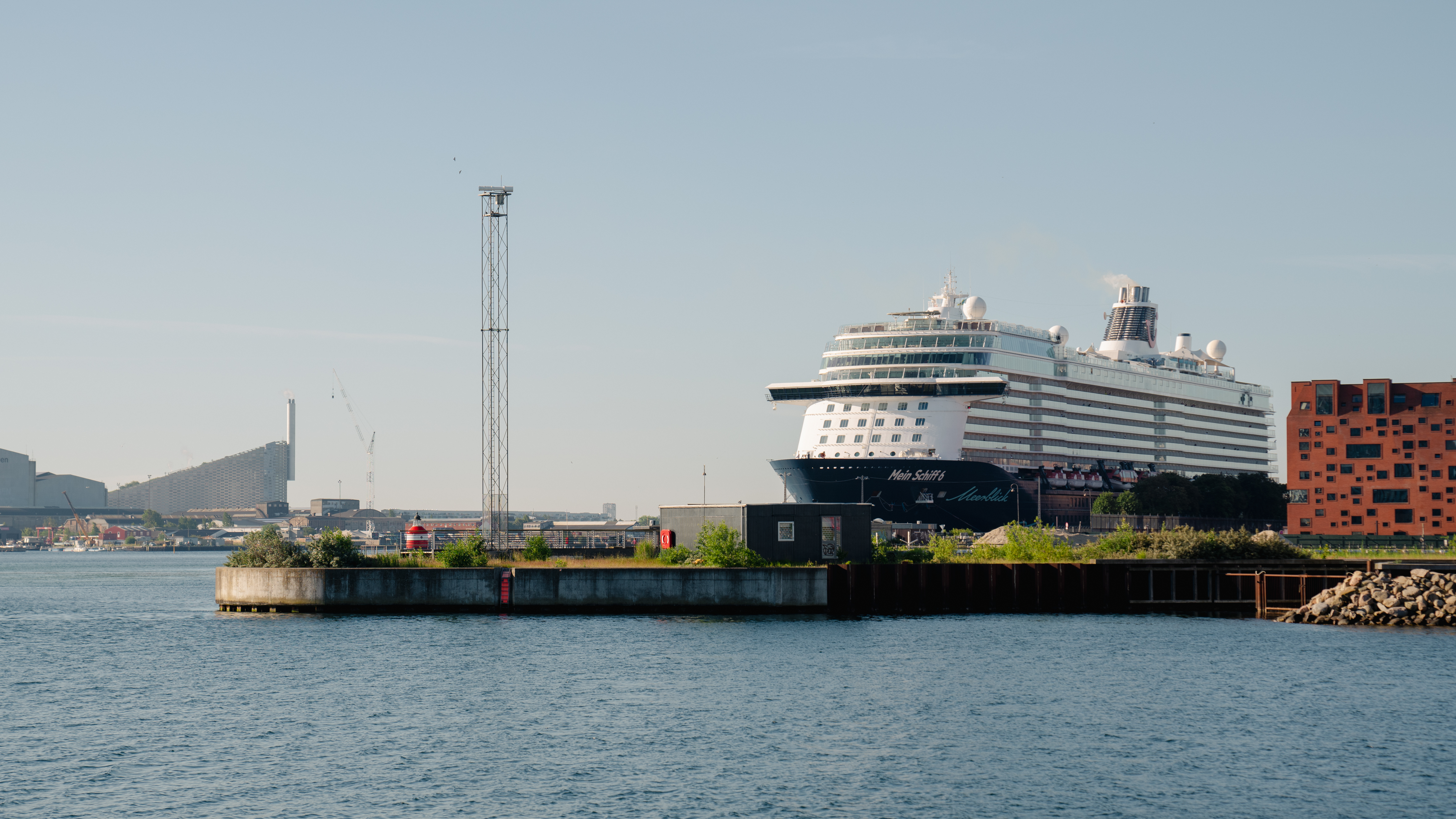 Cruise ship