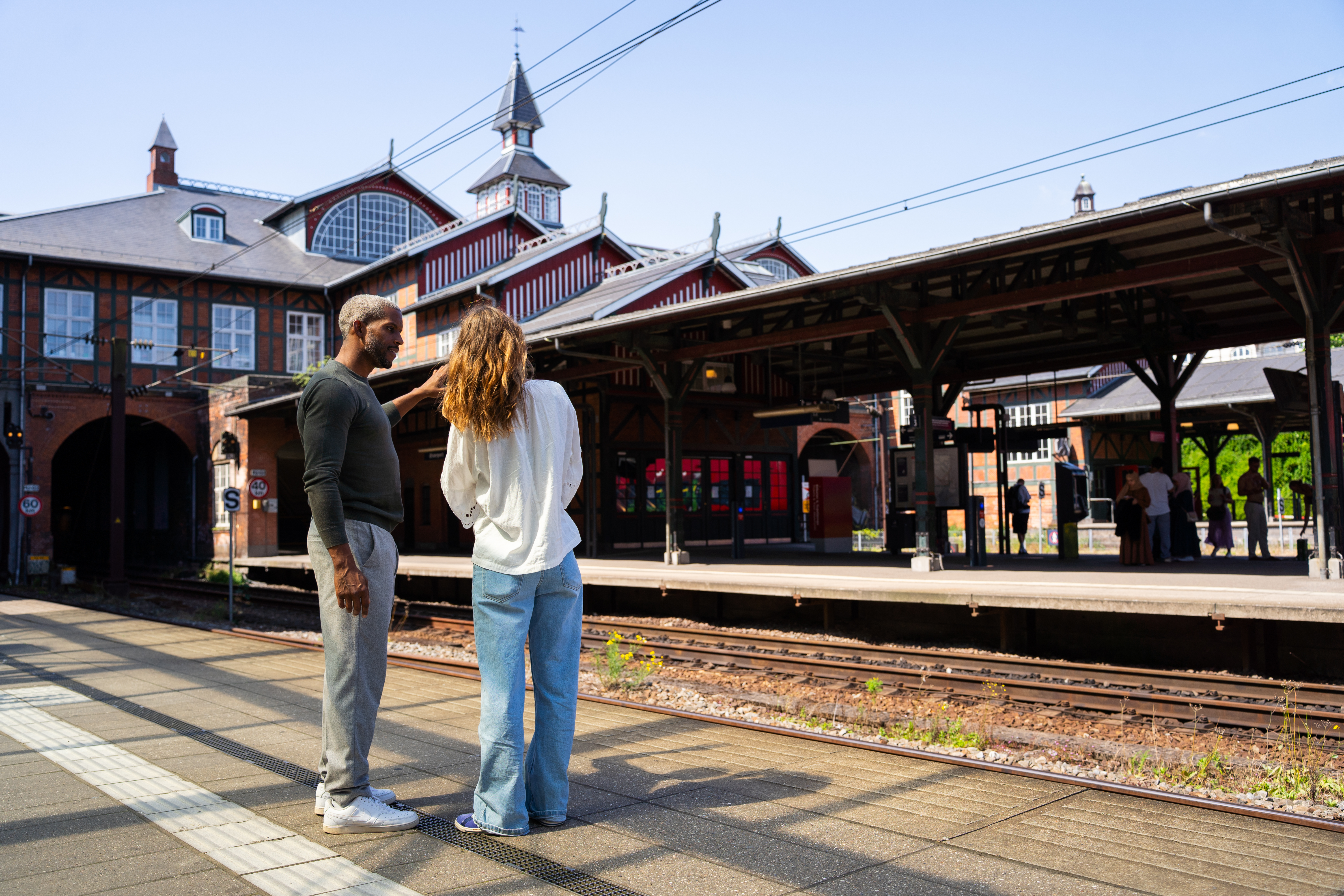 To på togstation