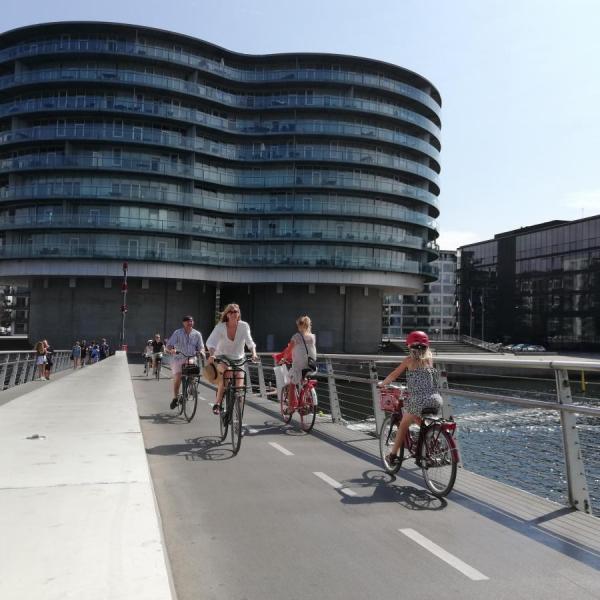 Architecture bike tour with beCopenhagen
