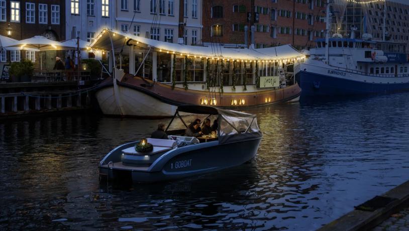 GoBoat kanalrundfart mørkt