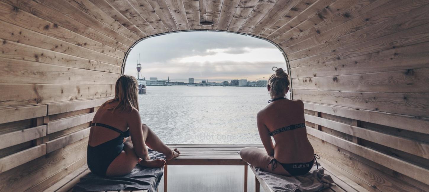 Saunas and hot tubs by the water - La Banchina