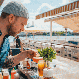 Bar & Cocktails