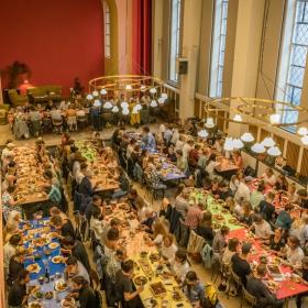 Absalon communal dining