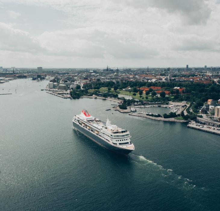 Cruise ship at Langelinie